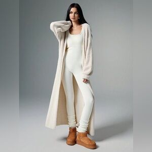 Apricot Plush Knit Cardigan – Extra Long, Soft & Warm, Casual Loose Fit